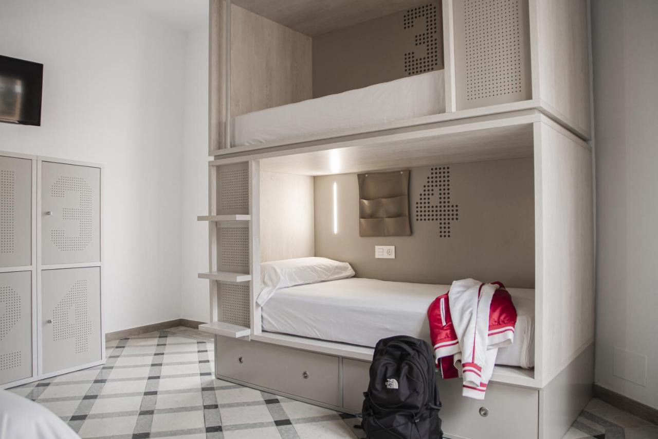 Room00 Salvador Sevilla